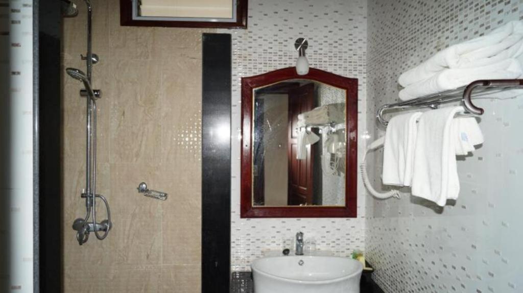 Vansana Hotel Ванг-В'єнг Екстер'єр фото